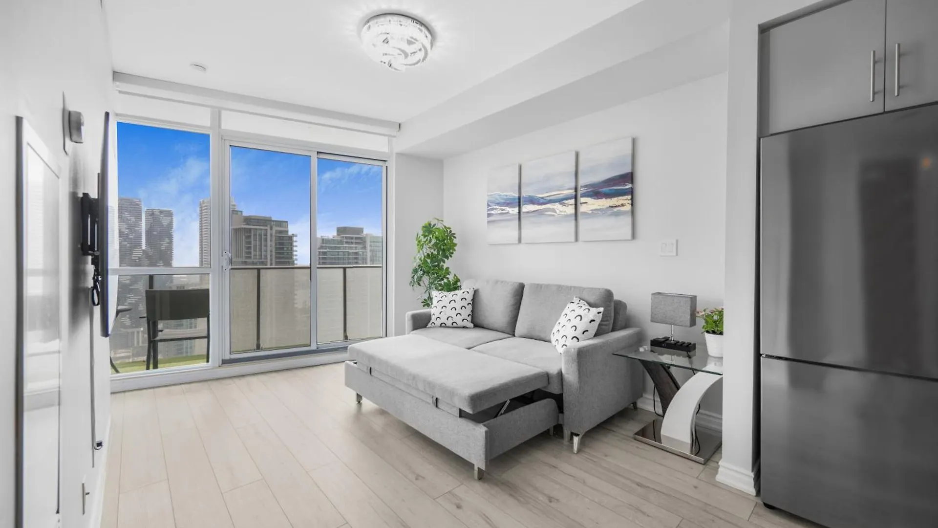 Luxury Downtown Toronto 2 Bedroom Suite With City And Lake Views And Free Parking شقة